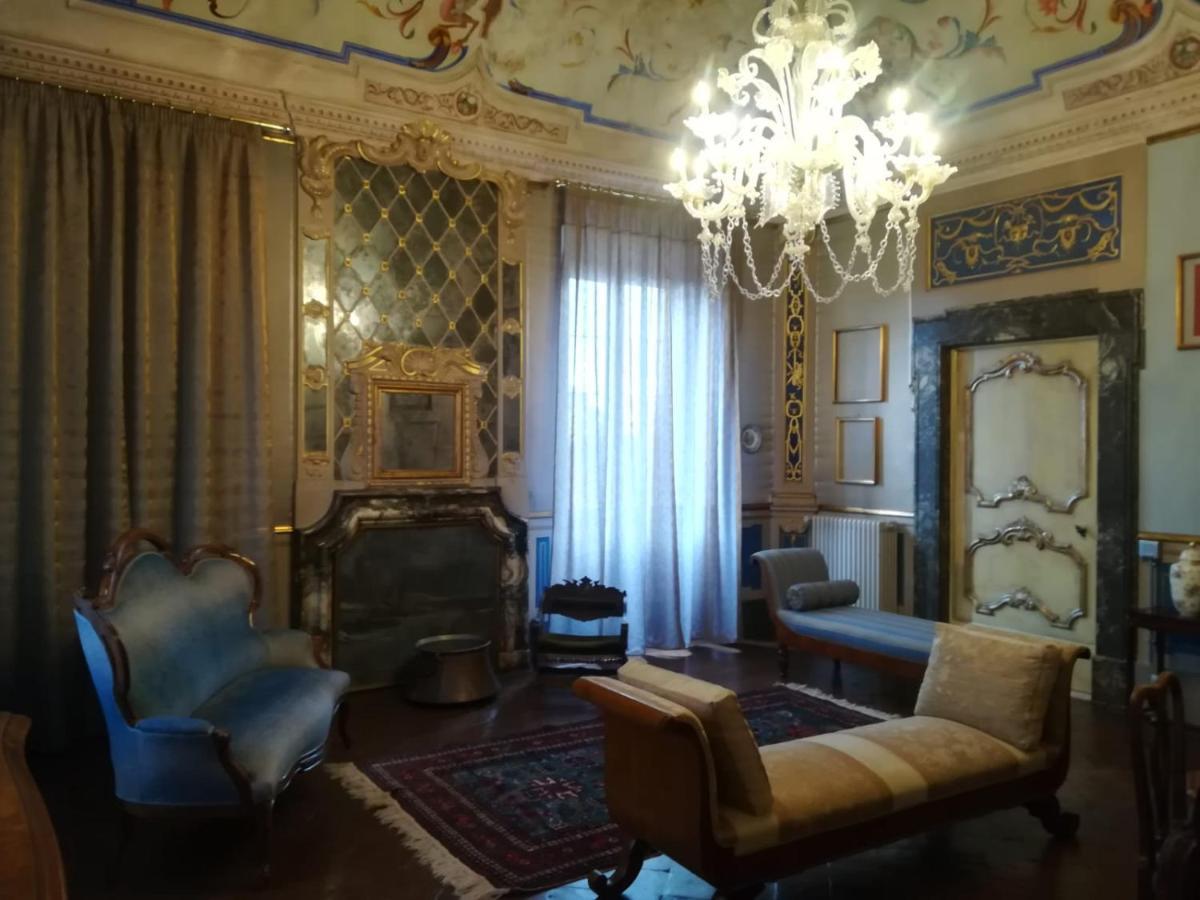 Boutique * Urbino